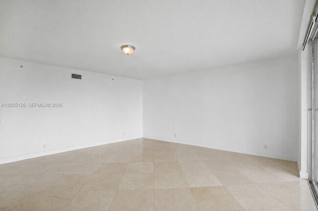 Building Photo - 19355 Turnberry Way