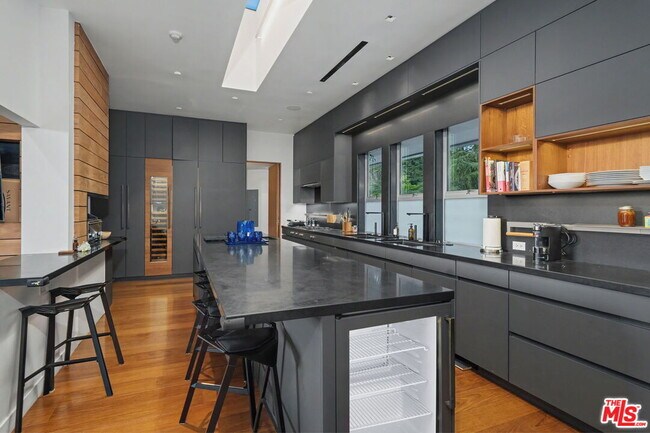 Building Photo - 2644 Eden Pl