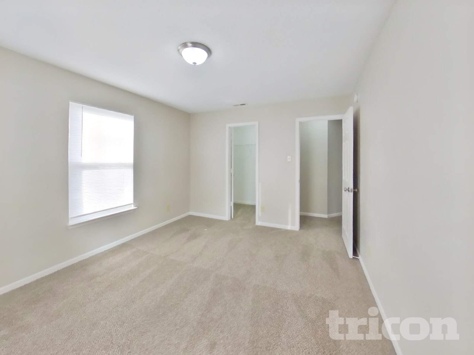 Building Photo - 824 Streamside Dr