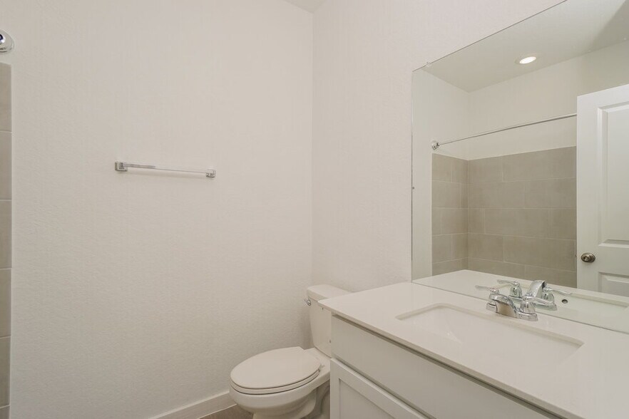 Building Photo - 610 Kayden Ct