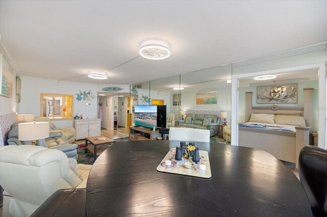 Building Photo - 1400 Tarpon Center Dr