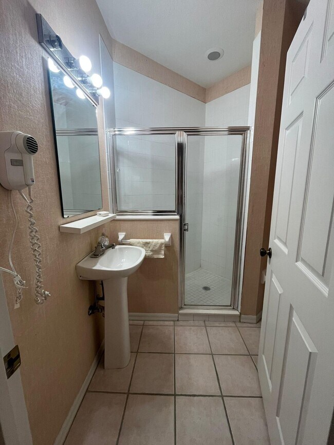 Building Photo - 9832 Perfect Dr