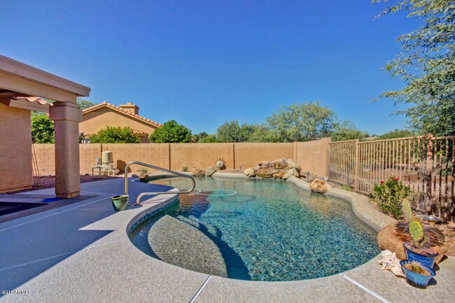 Building Photo - 14052 N La Casa Dr
