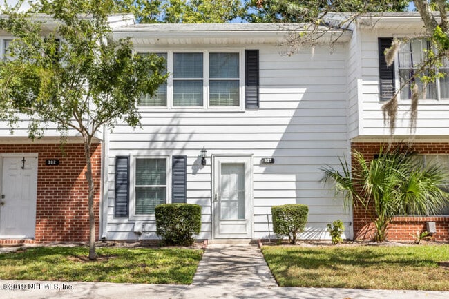 Building Photo - 303 Kettering Terrace