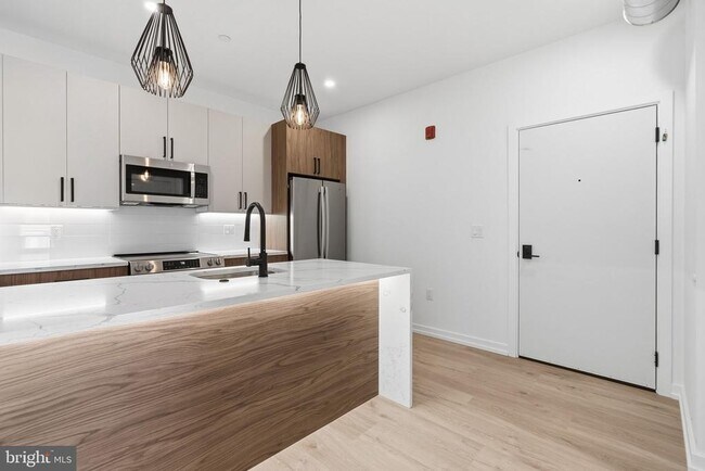 Building Photo - 203 S 13th St