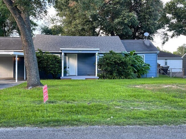 Building Photo - 3022 Berry Ave