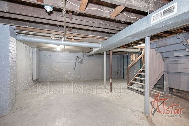 Building Photo - 2045 W 89th St