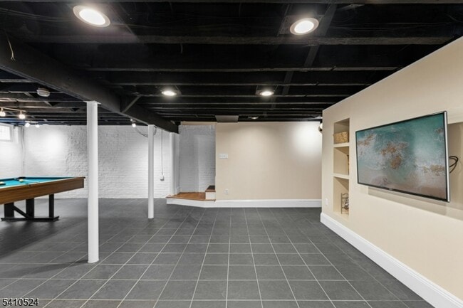 Building Photo - 109 North Ave