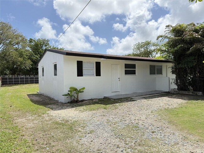 Primary Photo - 26633 SW 138th Ct