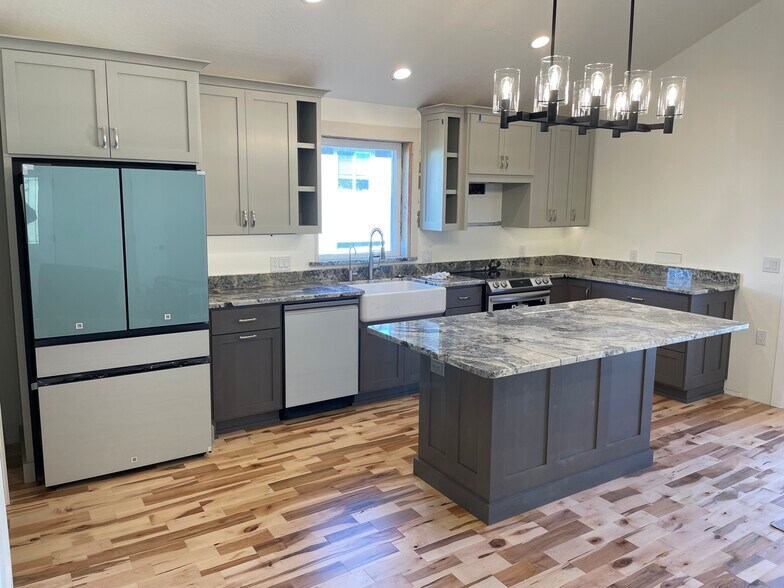 Building Photo - 1184 Rutherford Dr