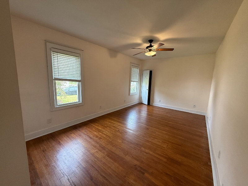 Building Photo - 710 Eleanor Pl