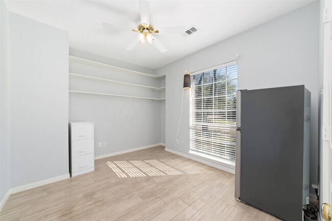 Building Photo - 17310 Winfield Square