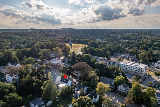 Building Photo - 10 Cushman St