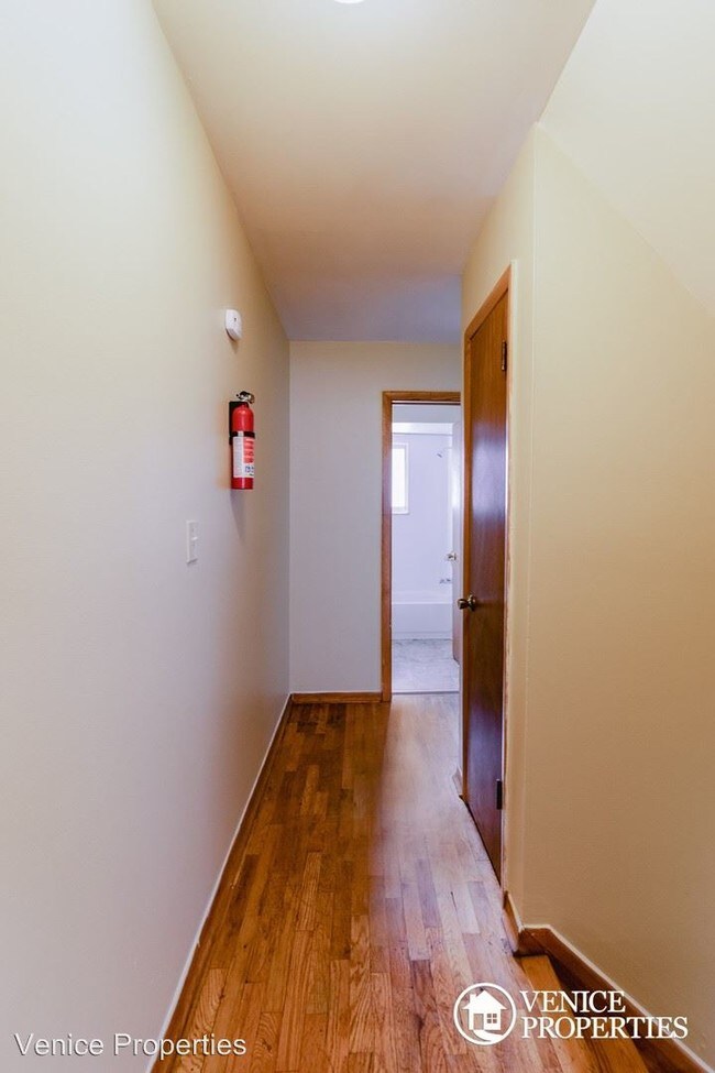 Building Photo - 171 E 12th Ave