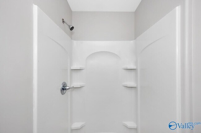 Building Photo - 800 Linwood Dr NW