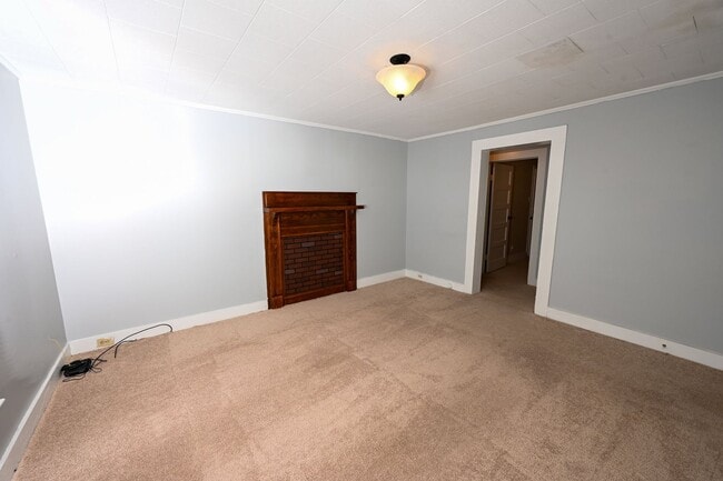 Building Photo - Charming 2BR / 2BA Home with Front Porch & Large Private Yard
