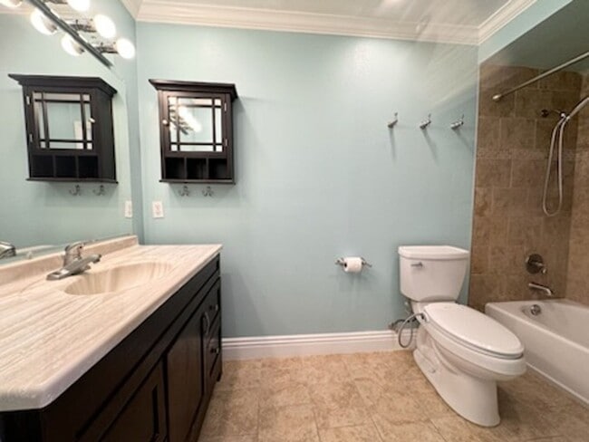 Building Photo - Please contact Vaughn Realty to set up an ...