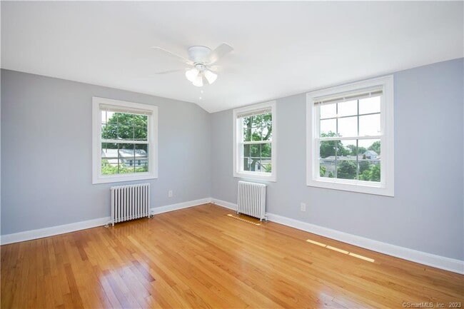 Building Photo - 983 Black Rock Tpke