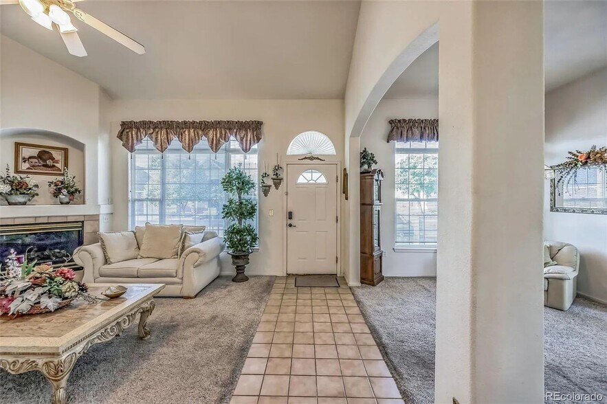 Building Photo - 3209 E 102nd Pl