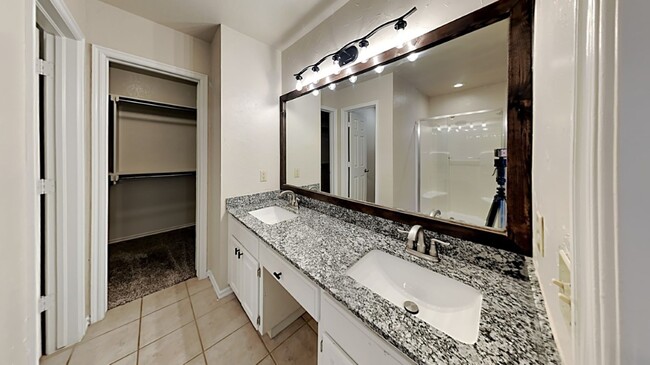 Building Photo - Fantastic 3 Bedroom 2 Bathroom Home in Moo...