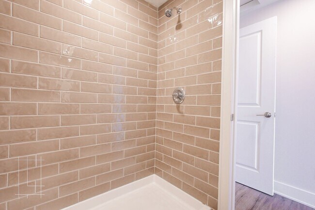 Building Photo - 1257 N 6th St