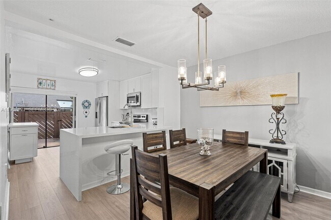 Building Photo - 9439 SW 123rd Ave Ct