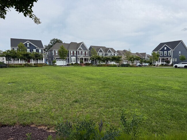 Building Photo - Stunning Greenleigh Home with 4 Bedrooms, 4.5 Baths & Designer Kitchen