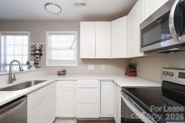 Building Photo - 1109 Triece Ln