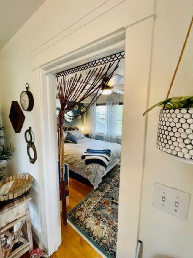 Building Photo - 2910 Grape Street