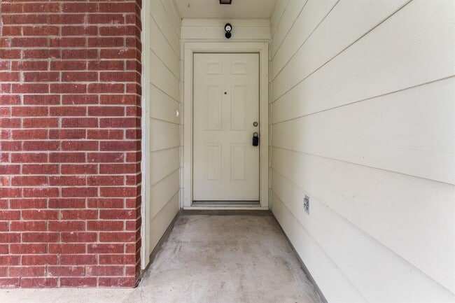 Building Photo - 184 Atlantis