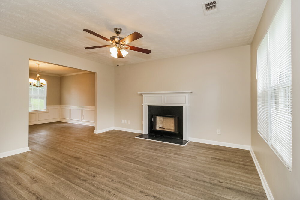 Building Photo - 2028 Oak Terrace Dr SE