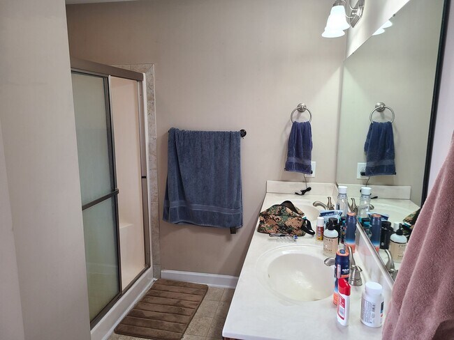 Building Photo - 4 Bedroom 2.5 Bath unfurnished home - Peggy's Cove Sneads Ferry