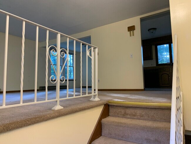 Building Photo - 7 Overlook Ave