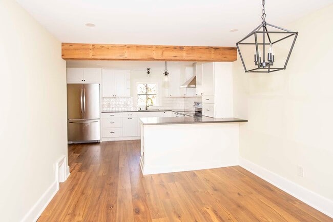 Building Photo - 39 MERRITT Ave