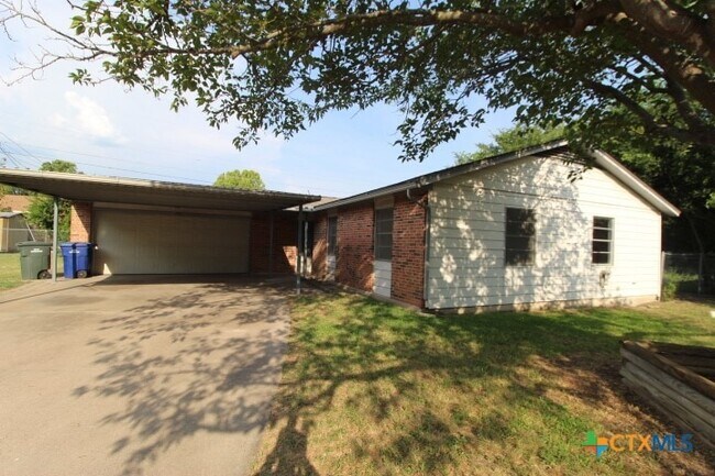 Building Photo - 502 S 9th St