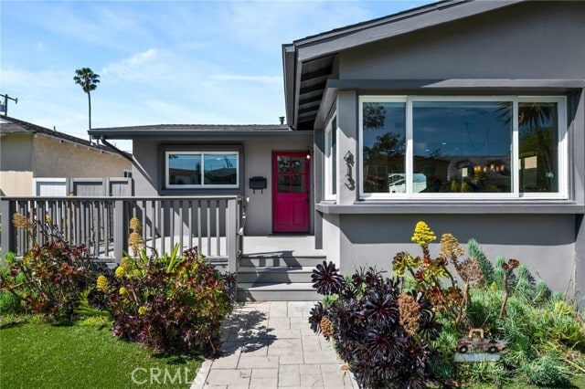 Building Photo - 413 N Paulina Ave