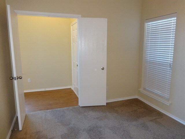 Building Photo - 3020 Prairie Hill Ln