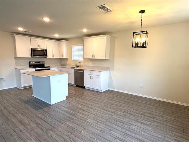 Building Photo - 472 Lake Erie Dr