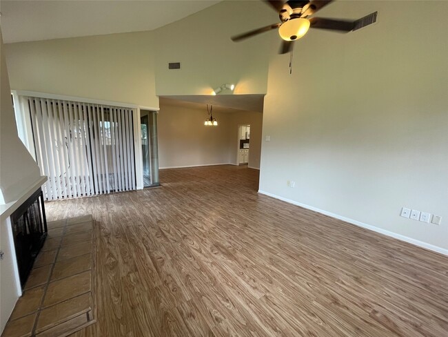 Building Photo - 12 Hallmark Dr