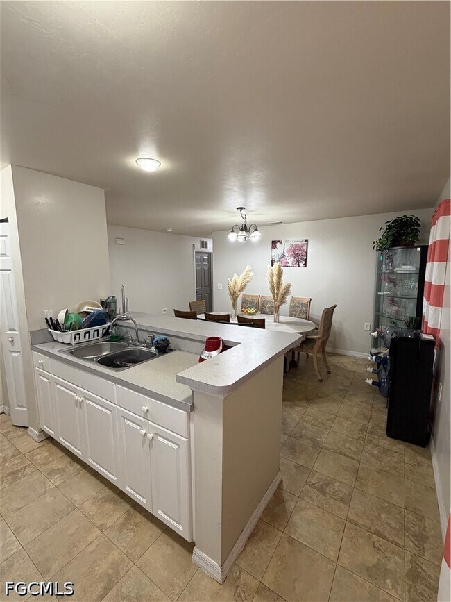 Building Photo - 5011 Moon Ln