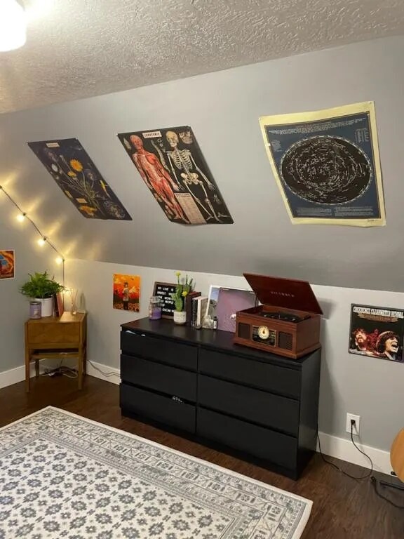 Building Photo - 684 E 400 N