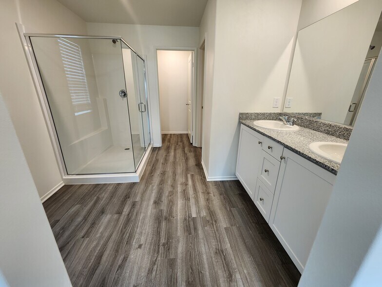 Building Photo - 4254 W Avenue J5