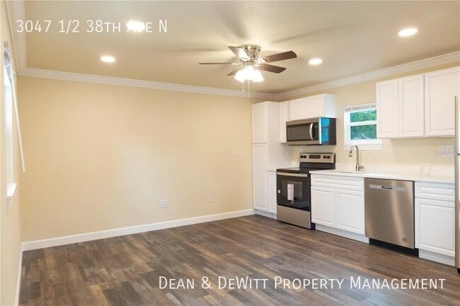 Building Photo - 3047 1/2 38th Ave N-