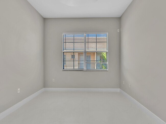 Building Photo - 2751 Ravella Way