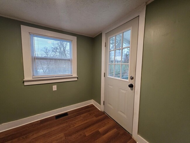 Building Photo - 116 Sixth Avenue