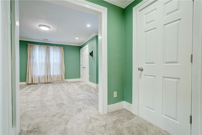 Building Photo - 450 S Main St