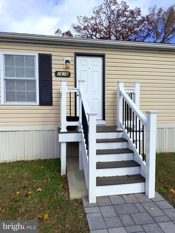 Building Photo - 1616 N Main St