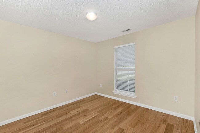 Building Photo - 5981 Vinemont Dr NW