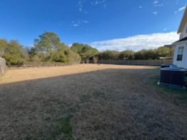 Building Photo - 102 Newhan Ln