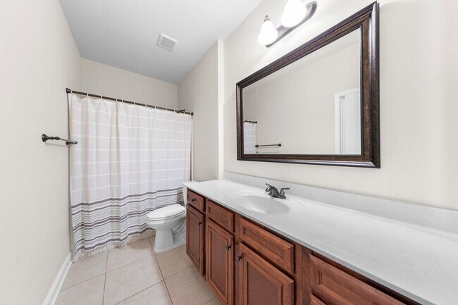Building Photo - Modern Home in the Heart of Niceville!
